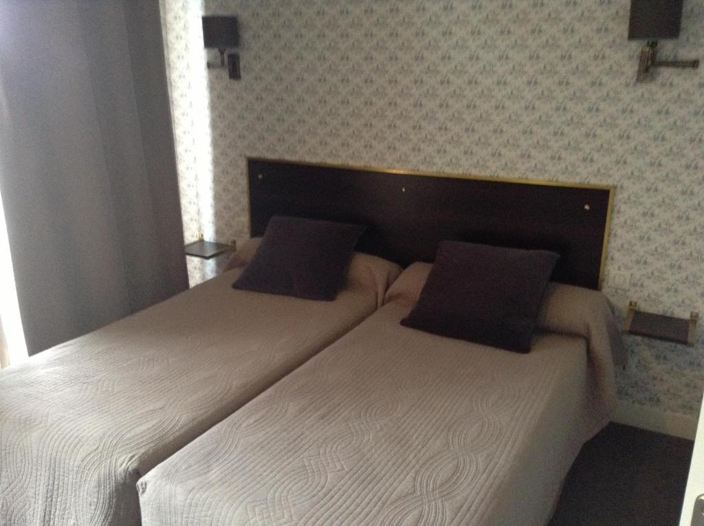 Logis Terrasse Hotel Lisieux Luaran gambar